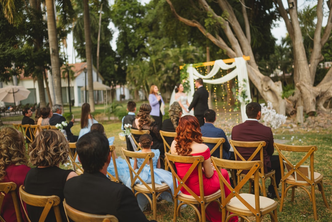 Accompagnement à l'écriture des vœux et coaching des discours par un officiant de cérémonie laïque en Moselle
